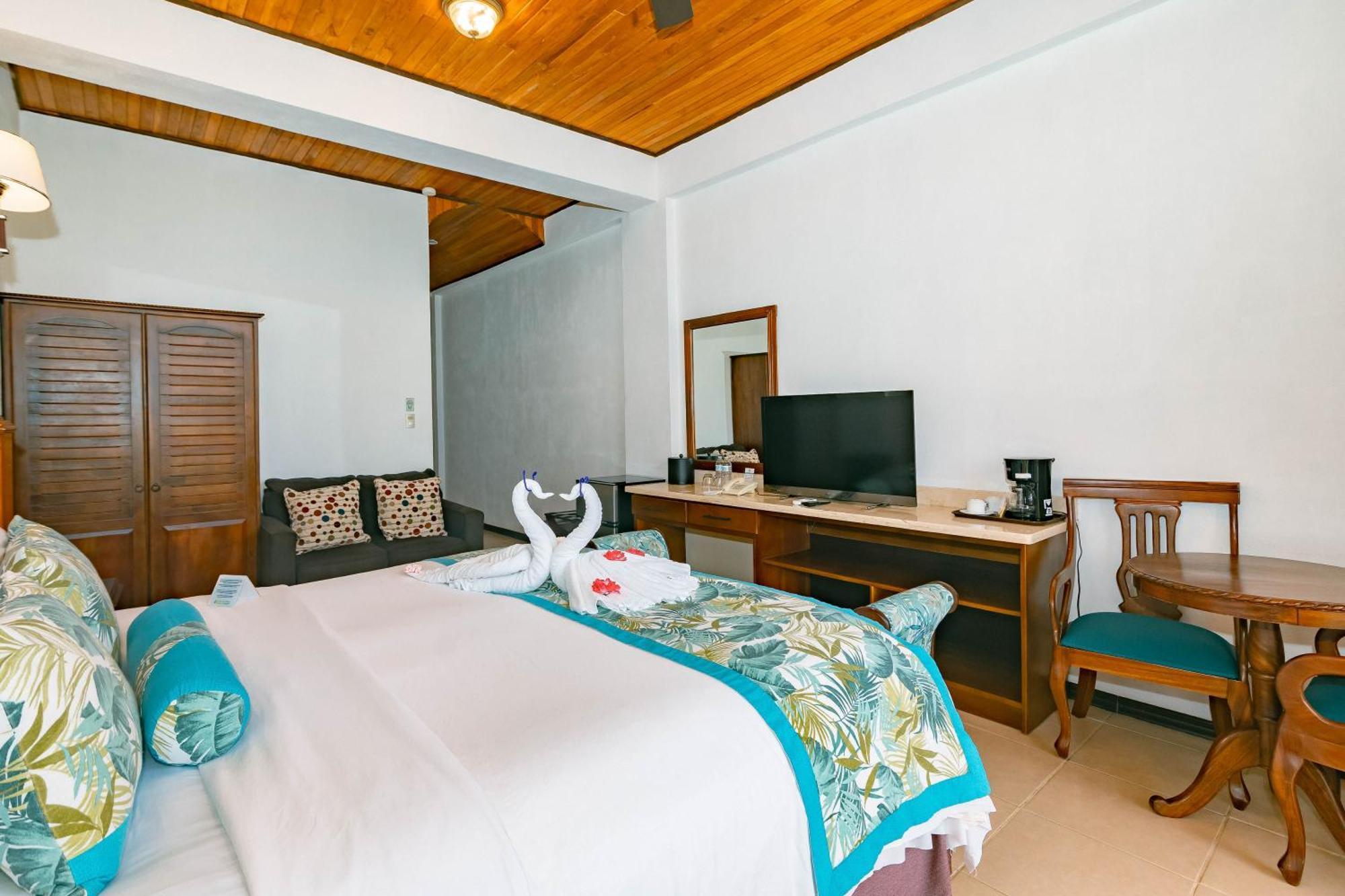 Hotel San Bada Resort & Spa Manuel Antonio Exterior photo